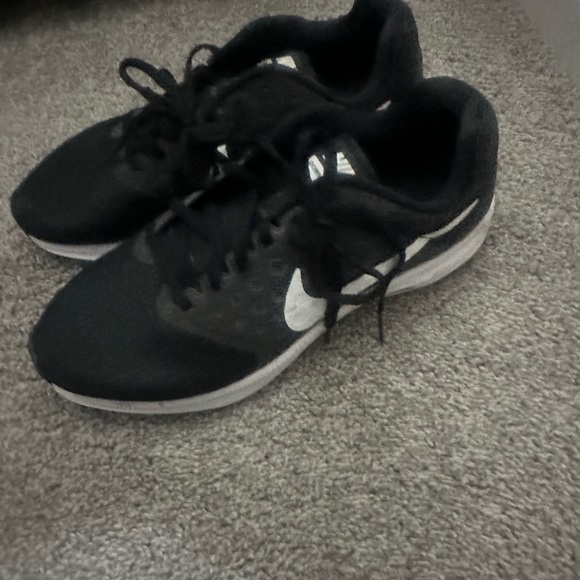 Like new work a handful of times! Size 9 Nike downshifter 7 - Picture 4 of 5